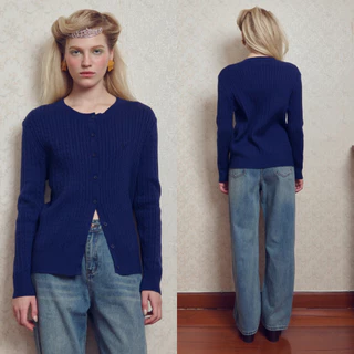 (Pre 25-30 วัน) Bemingtop1232(S-M)-Mako Kint Cardigan - คาร์ดิแกนไหมพรมถักลายเปีย ดีไซน์คอกลมปัก BMG ที่อก
