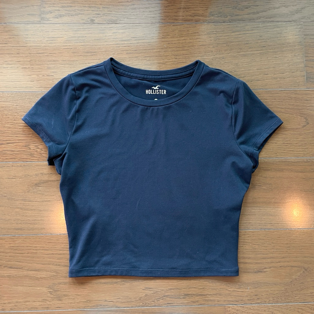 HOLLISTER - Crop Top เสื้อครอบสีกรมท่าเข้ม XS