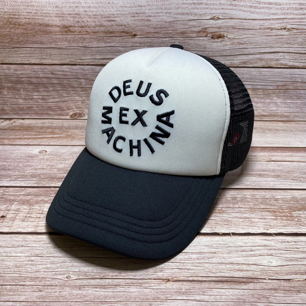 หมวก Deus Ex Machina Circle Logo Trucker Hat Black / White