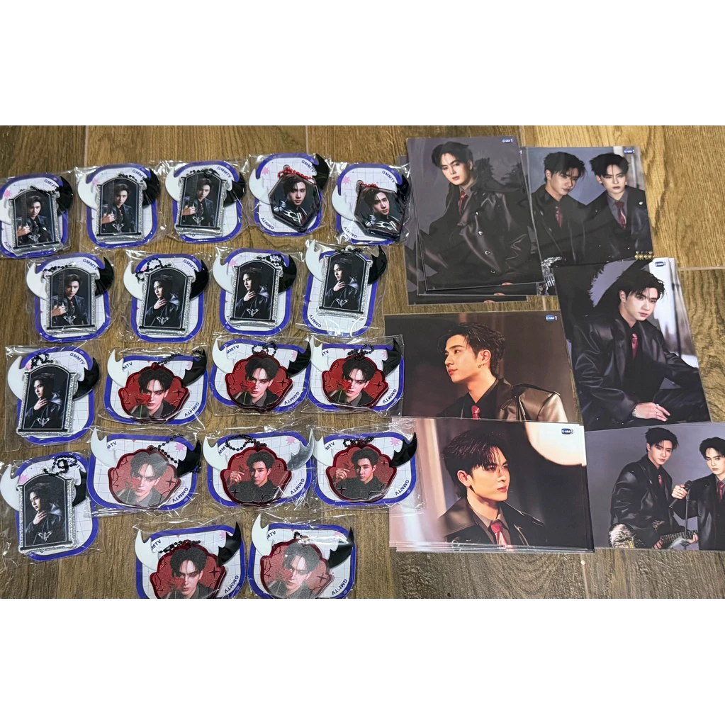 พร้อมส่ง GMMTV กาชาปอง PERTH-SANTA เพิร์ธแซนต้า DEVIL KISS CONCERT