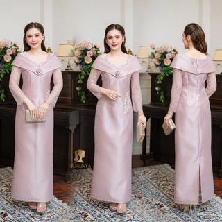 Sukunya 6446 : ชุดราตรียาวสไตล์ Portrait Gown ตัดเย็บจากผ้าไหมญี่ปุ่นเนื้อหนาคุณภาพดี เน้นความสง่างามแบบเรียบหรู