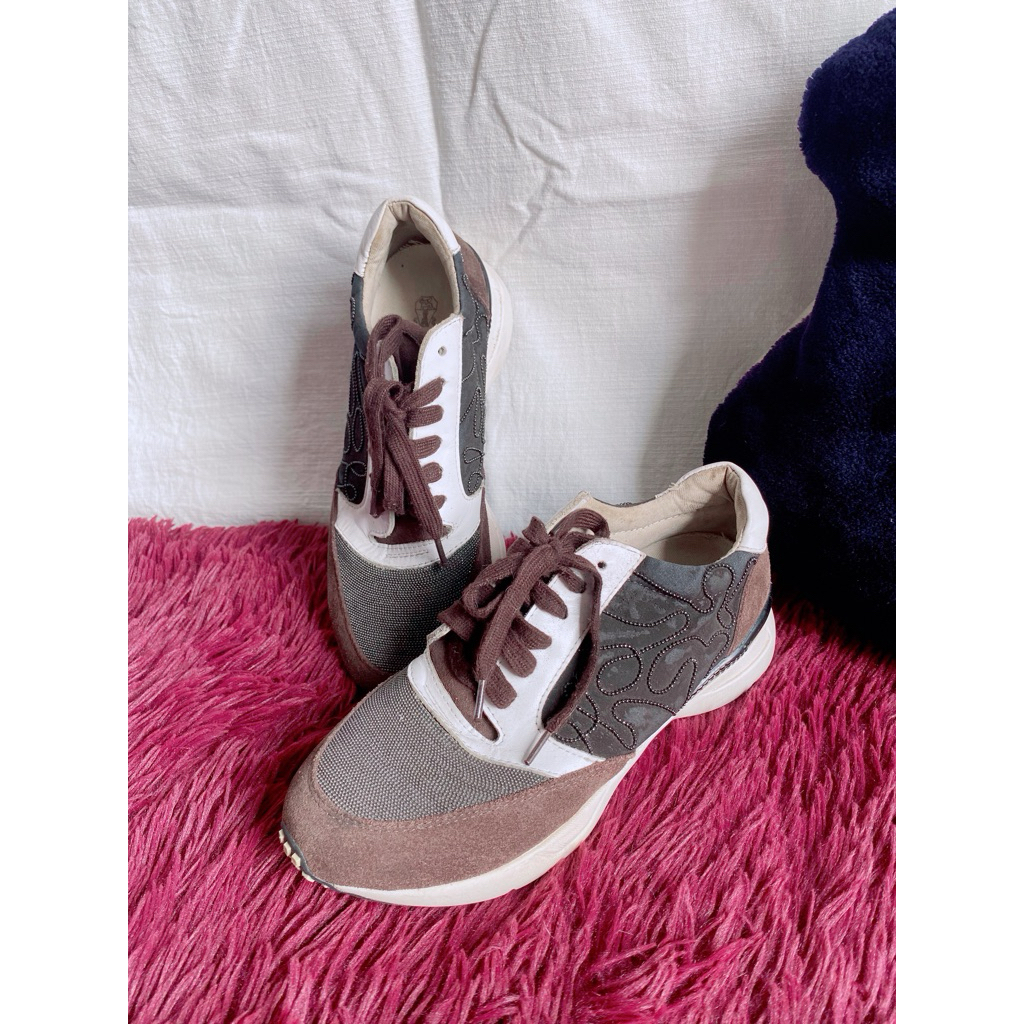 รองเท้าผ้าใบ brunello cucinelli