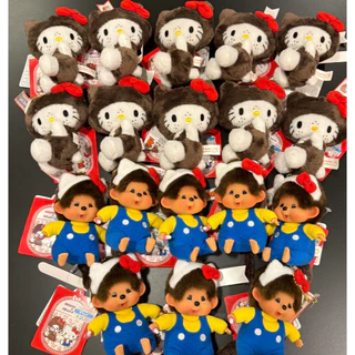 🇯🇵 นำเข้าจากญี่ปุ่น 💖 Monchhichi x Hello Kitty พวงกุญแจตุ๊กตา คอลเลกชันครบรอบ 50 ปี ห้อยกระเป๋า 🎀