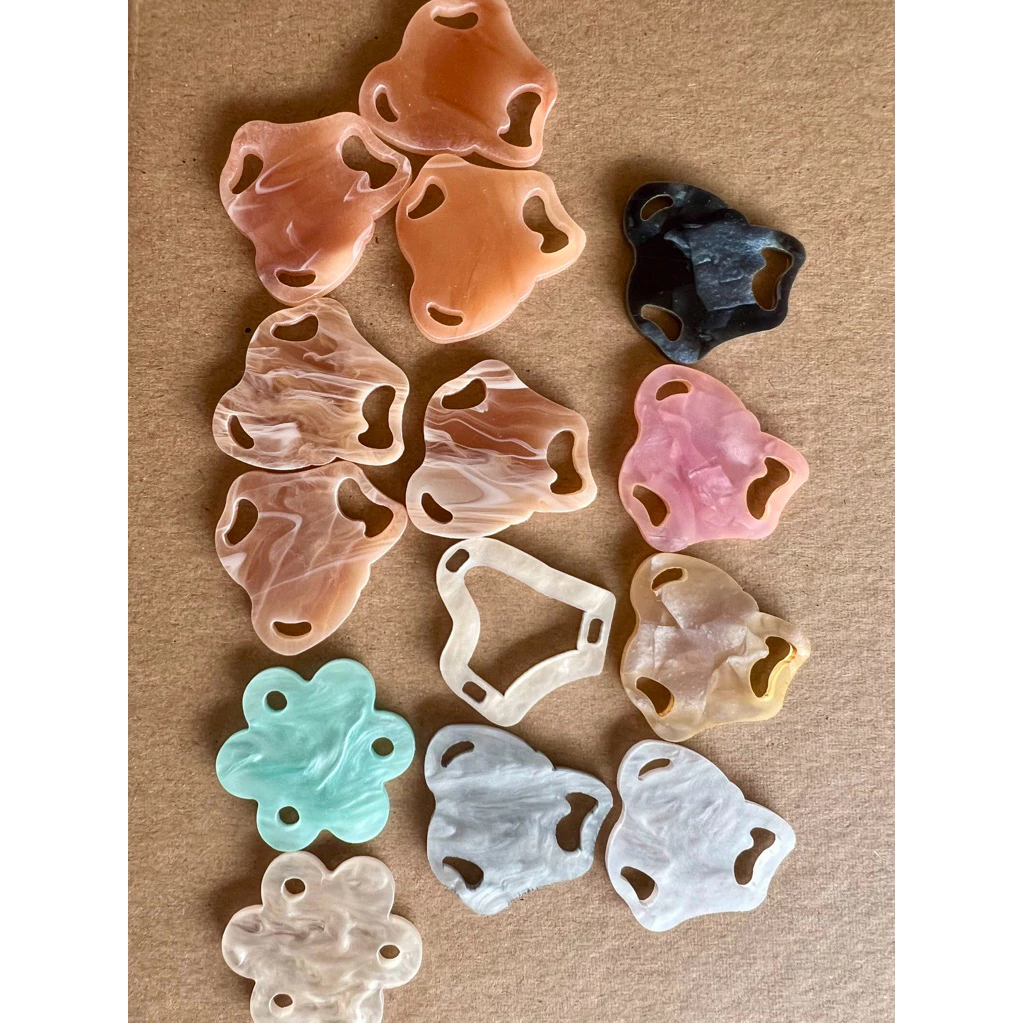 [1pcs]จี้พลาสติกDIY ในรูปตัวเลือกวางเทียบสีหน้าหลังไม่ใช่ได้หลายชิ้นนะคะ