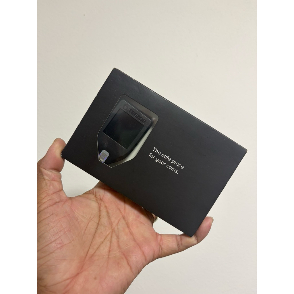Trezor Model T กระเป๋าเก็บเงินดิจิทัล