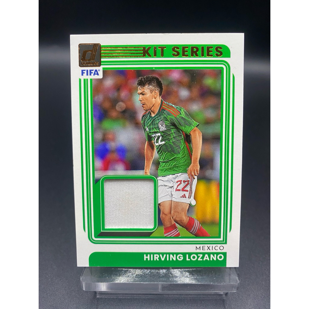 การ์ดฟุตบอล👕ชิ้นส่วนผ้า Hirving Lozano Kit Series Memorabilia | 2022-23 Panini Donruss Soccer