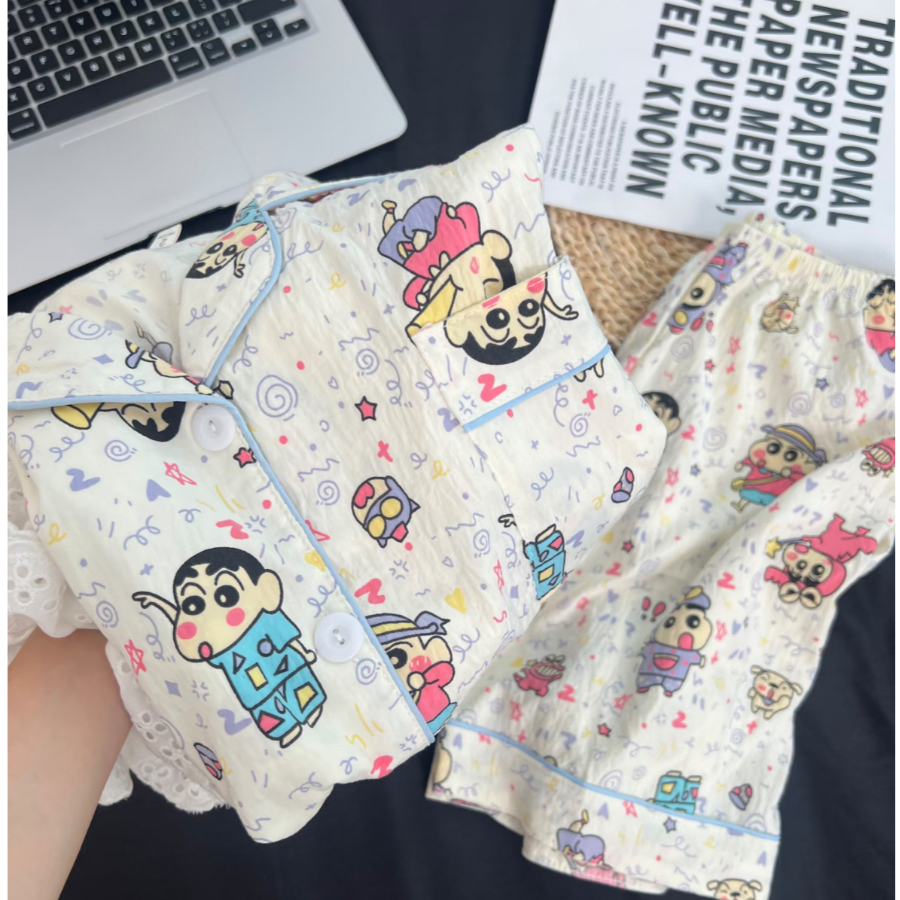 ชุดนอน 2 ชิ้น ลาย Crayon Shin-chan น่ารัก ผ้าคลาวด์คอตต้อนสัมผัสดี เหมาะใส่อยู่บ้านทุกวัน มีไซส์ใหญ่ M ถึง 2XL สต็อก