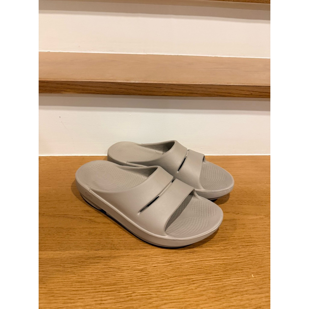 OOFOS Ooahh ของแท้ มือสอง Nomad (สีเบจ) - รองเท้าเพื่อการฟื้นฟู Size M6/W8 EU39