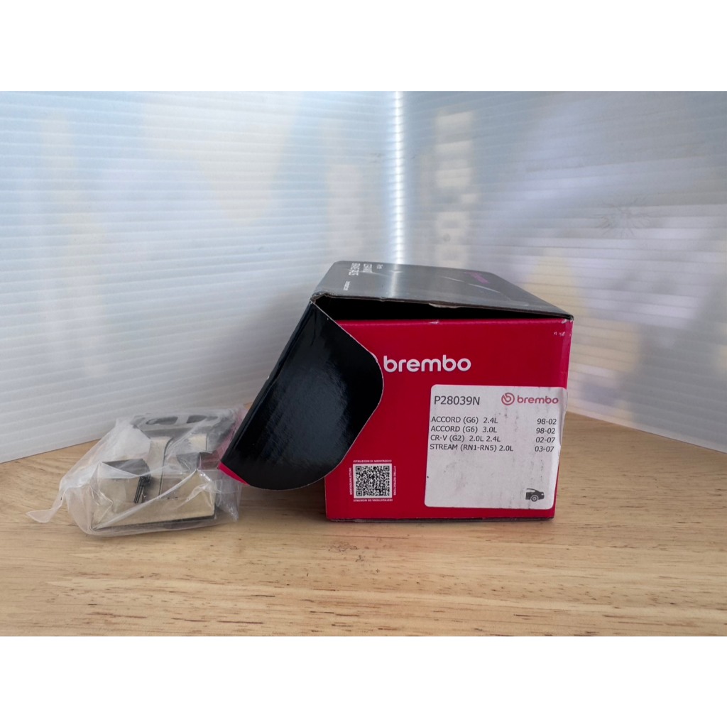 Brembo ผ้าเบรค เซรามิกคู่ หน้า หลัง Accord 2.4L-3.0L ปี 98-02  CR-V 2.0L-2.4L STREAM  หลังP28039N