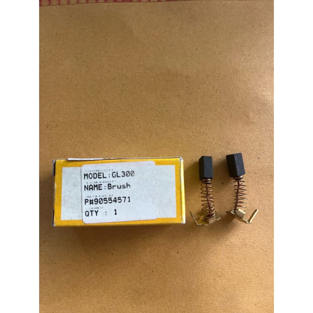 แปรงถ่าน GL300 Dewalt