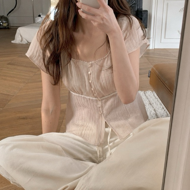 เสื้อเกาหลีแต่งขอบลูกไม้ กระดุมหน้า ป้ายเกาหลี🇰🇷 Lumi Lace Blouse (🇰🇷 Pre-order 15วัน)koreamoods
