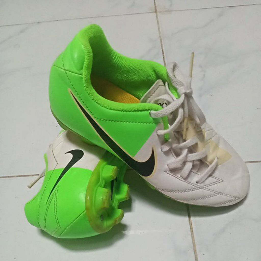 รองเท้าสตั๊ด Nike Total 90 (T90) Laser IV
