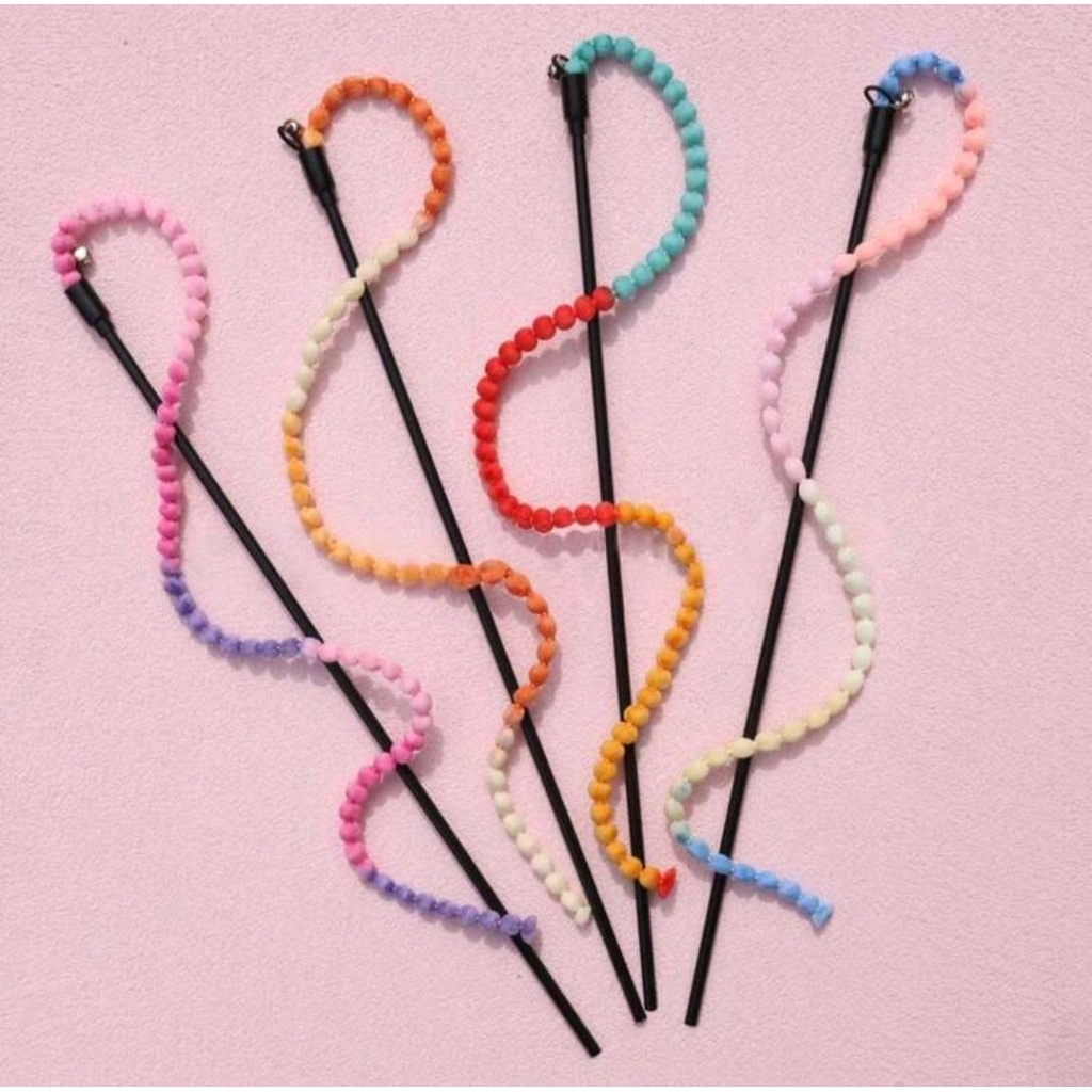 พร้อมส่ง Kawaii Cat ของเล่นแมว ไม้ตกแมว ลูกปัดผ้าสีพาสเทล ของเล่นแมว ไม้ล่อแมว ของเล่นแมวแบบก้าน (cat toy)