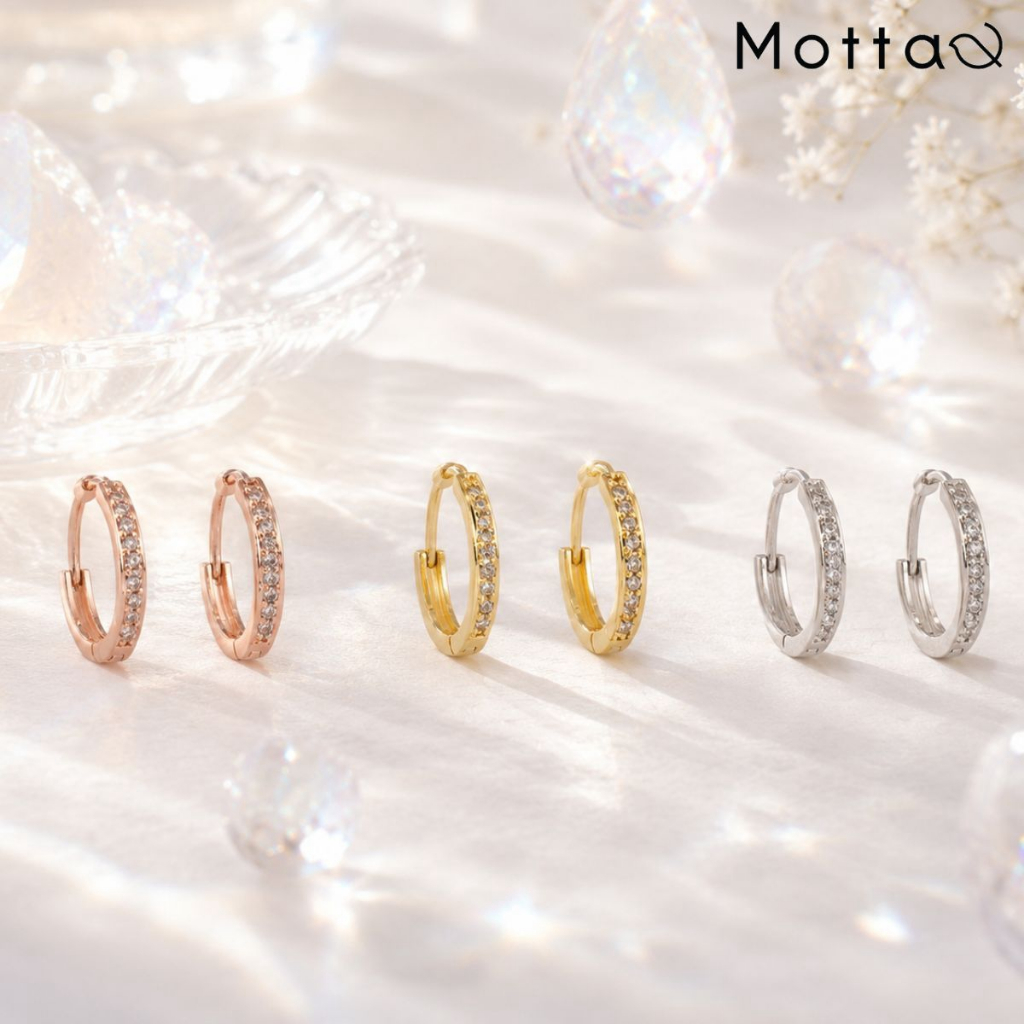 Motta Earring ต่างหูห่วงทองคำขาว ประดับเพชรเรียบหรูใส่ได้ทุกลุค