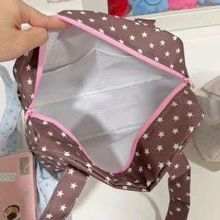 carryme-vivii bag⭐️พร้อมส่ง กระเป๋าสะพายข้างใส่ไอแพด 11 นิ้ว ผ้าลายดาว ไม่มีใย กระดุมหน้าตกแต่ง2ช่อง
