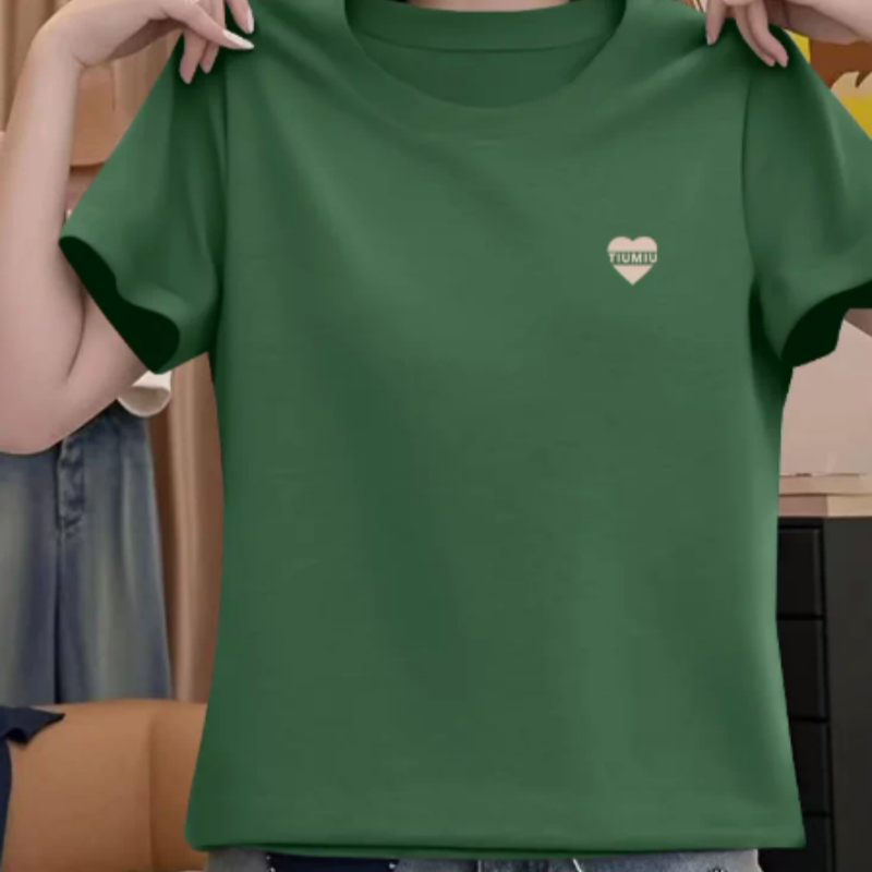 เสื้อยืดแขนสั้นคอกลมสีพื้นเกรดพรีเมียมสำหรับผู้หญิง ลายหัวใจ – เสื้อรับซัมเมอร์ดีไซน์เก๋ มีสไตล์ และโดดเด่นไม่ซ้ำใคร เหม