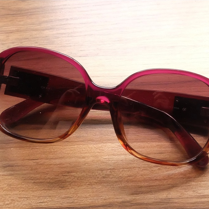 C-h-a-r-l-e-s and K-e-i-t-h Sunglasses Size 62/10 138mm สีม่วงเข้ม