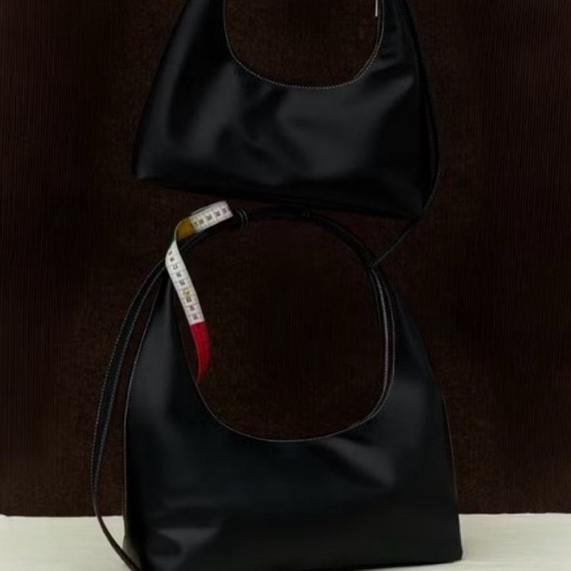 ส่งต่อ knackBag hobo bag สีดำ ไซส์m