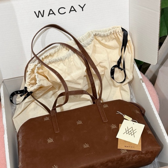 กระเป๋า Wacay สีน้ำตาล มือสอง สภาพเริ่ด