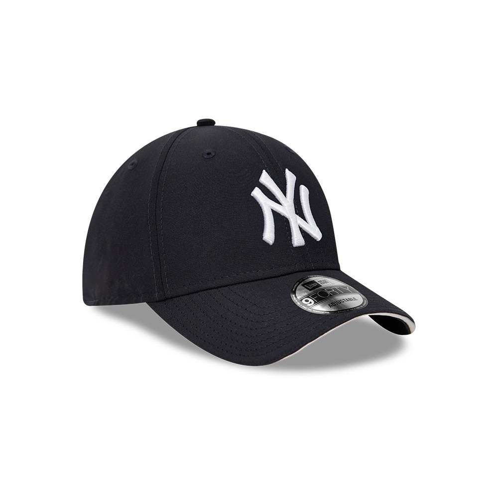 New Era قبعة 9Forty ‏New York Yankees مايكروفايبر خفيفة جداً — كحلي — صورة 3