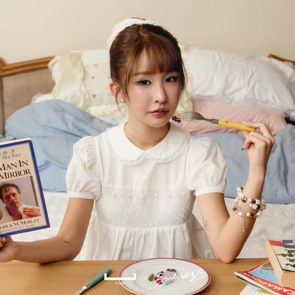 used 📍 STYLIST x Brinkkty - Bonnie Blouses 001 ส่งต่อ เสื้อแขนตุ๊กตาแต่งสม็อค💐🍭