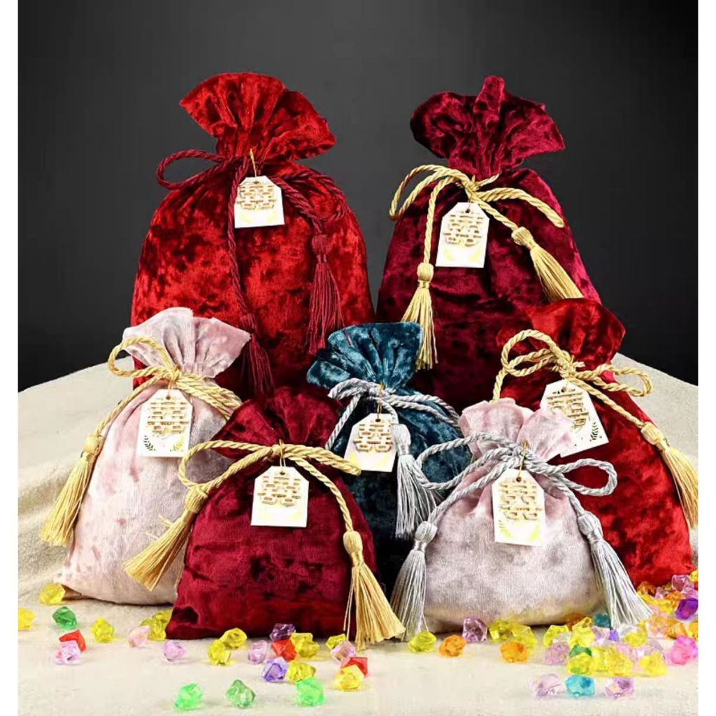 giftpackaging🌈ถุงผ้าหูรูด ถุงกำมหยี่ประดับพู่  ถุงใส่ของขวัญ  ถุงใส่ของที่ระลึก เล็ก/กลาง/ใหญ่