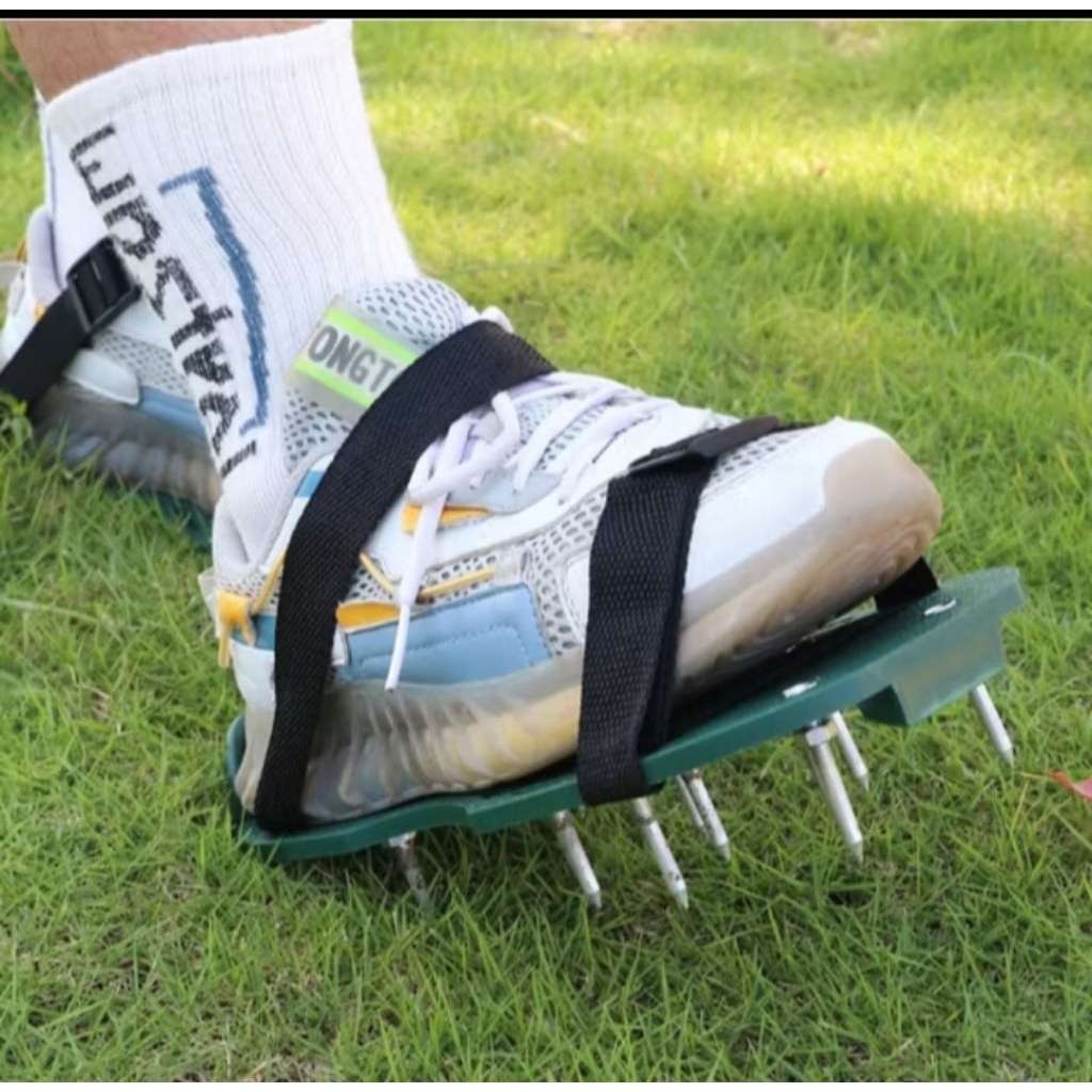 รองเท้าหนาม ใช้ใส่เพื่อการเทพื้น epoxy resin