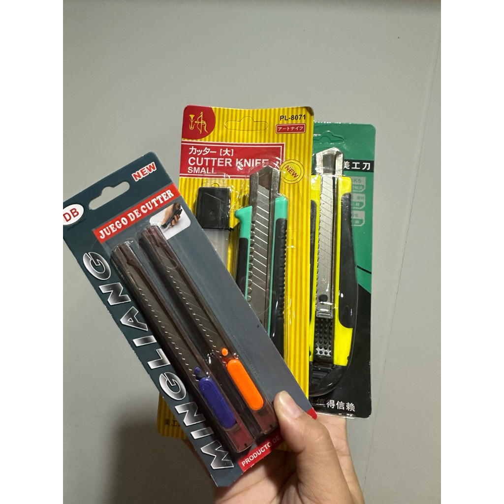 ขายดีของดีพร้อมส่ง ❤️มีดคัทเตอร์อย่างดี พร้อมใบเปลี่ยน หนาทน แข็งแรงมาก พร้อมใบมีดคละสี