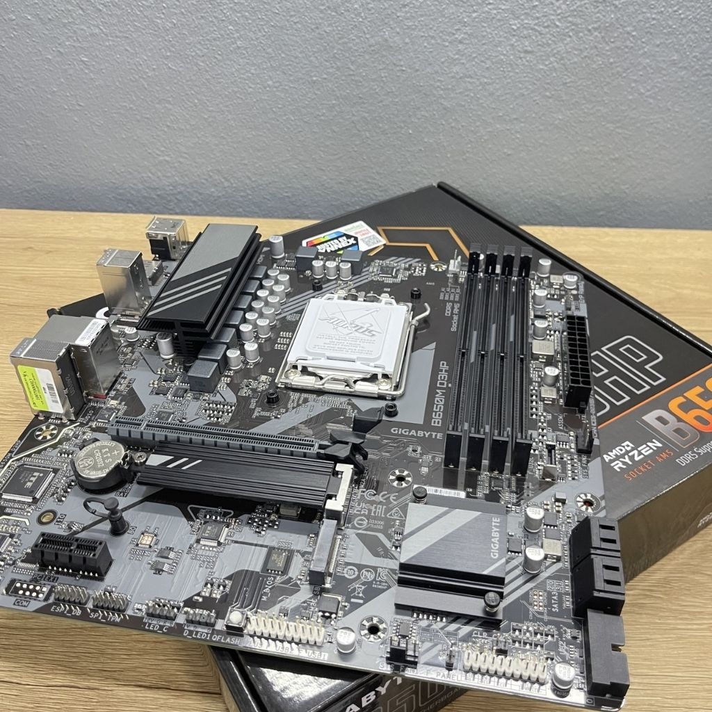 เมนบอร์ด Gigabyte B650M D3HP AM5 มือสองครบกล่องมีประกัน