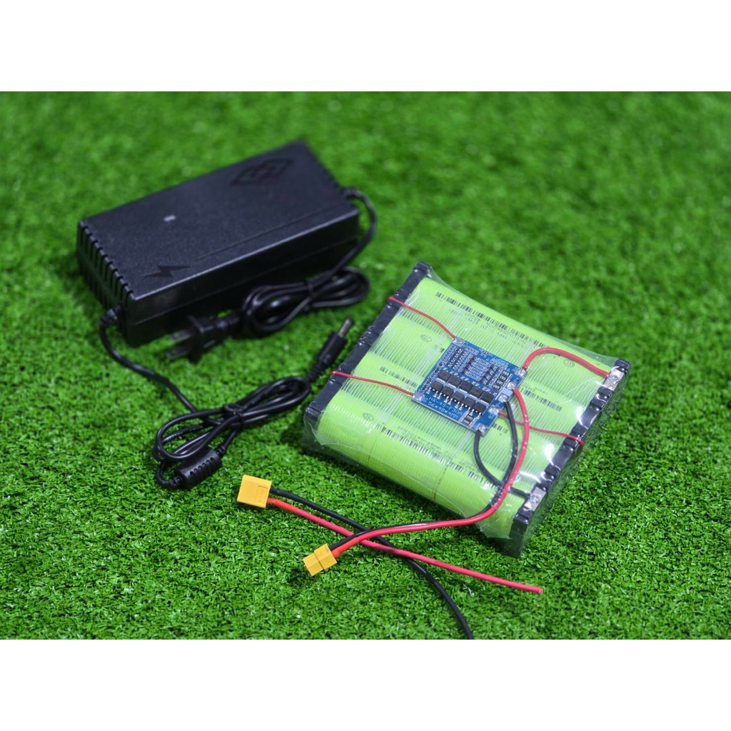 แบตลิเธียม 4s +ชุด ชาร์จ 12.8v - 14.6v 15,000mah. LiFePO4 32140 15Ah. แบตเตอรี่ แบตเตอรี่diy เครื่อง