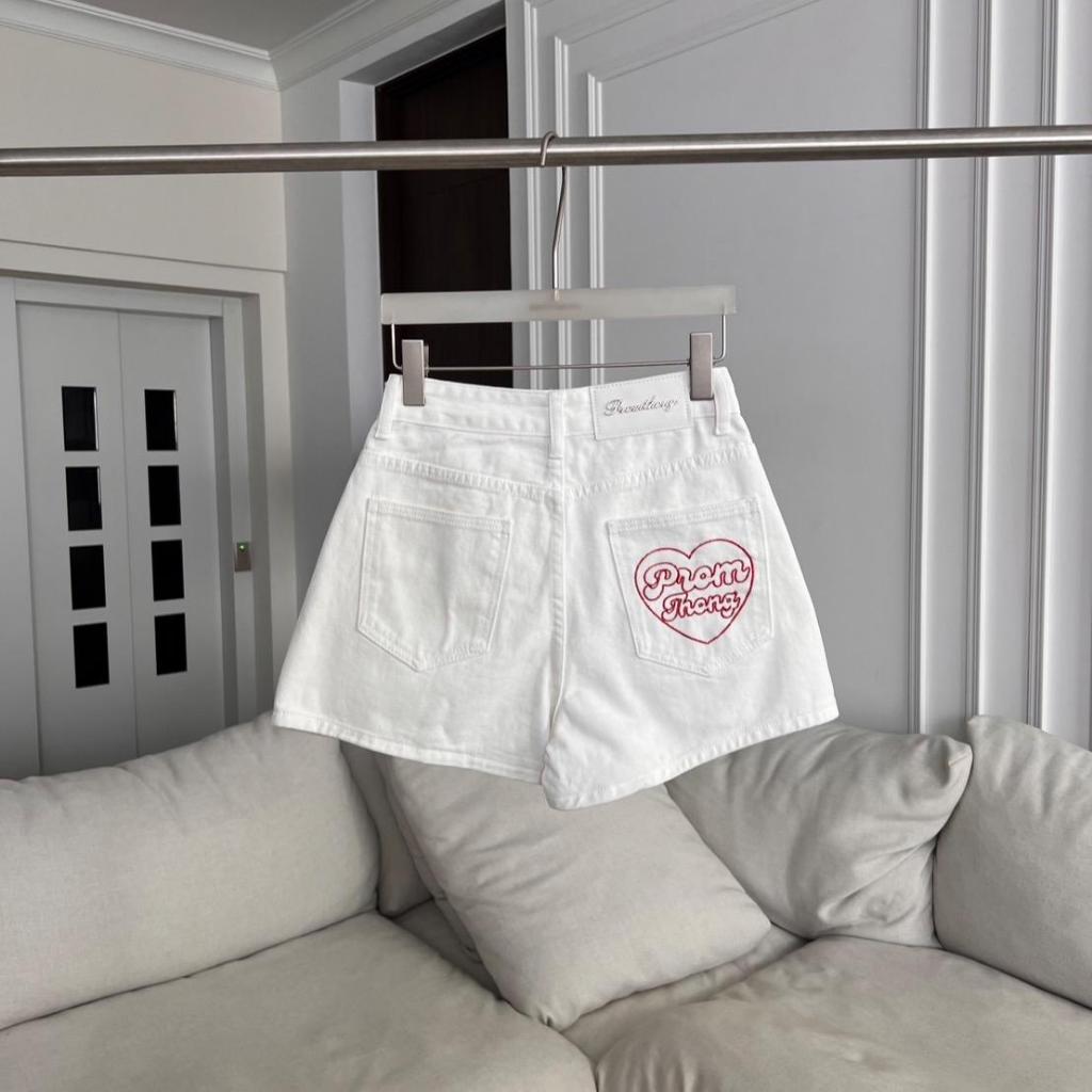 PTJ30287 กางเกงยีนส์ขาสั้นเอวสูงทรง Hot pants ปักหัวใจ PROMTHONG ราคา ถูกที่สุด ดีลบีเคเค แกลเลอรีภาพที่ 8