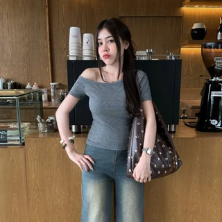 🌈SpinnyHouse🌈เสื้อปาดไหล่แขนสั้น ปาดไหล้ ผ้ายืดตามตัว ผ้าร่องยืดใส่สบาย ใส่ปาดไหล่ได้ทั้งสองข้าง รุ่น สไลเดอร์แขนสั้น