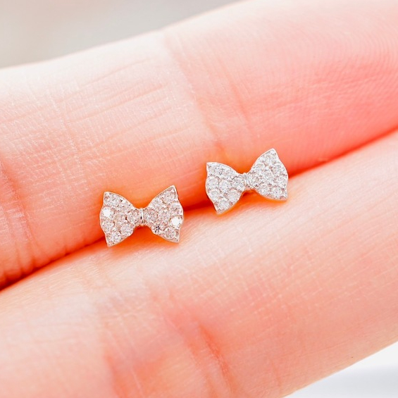 [ PCPY Jewelry ] ต่างหูโบว์เพชรแท้  ทองคำแท้9K (ทอง37.5%) เพชรแท้น้ำ100 เบลเยี่ยมคัต [9KPEO50]