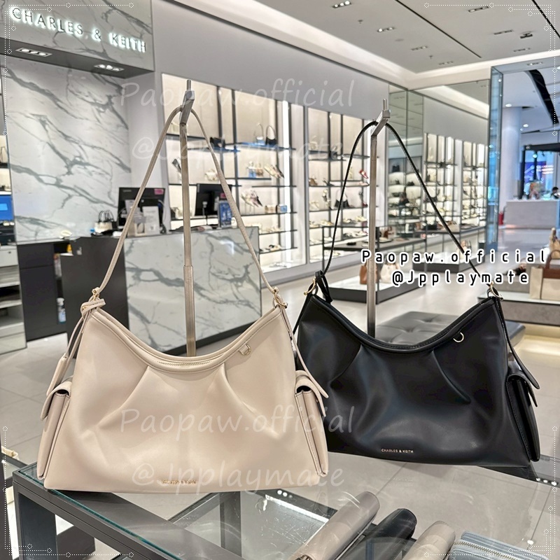 กระเป๋า Charles & Keith รุ่น Khai Side-Pocket Shoulder Bag  : CK2-20782668แท้จากชอป พร้อมถุงกระดาษ