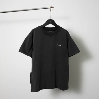 URTHE - เสื้อยืด สีซีด เเขนสั้น รุ่น CEREMONIAL DIFFERENTIATION FADED TEE