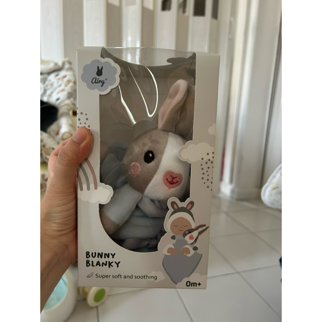 ตุ๊กตาผ้าห่มกระต่าย ยี่ห้อ Airy มือ 1