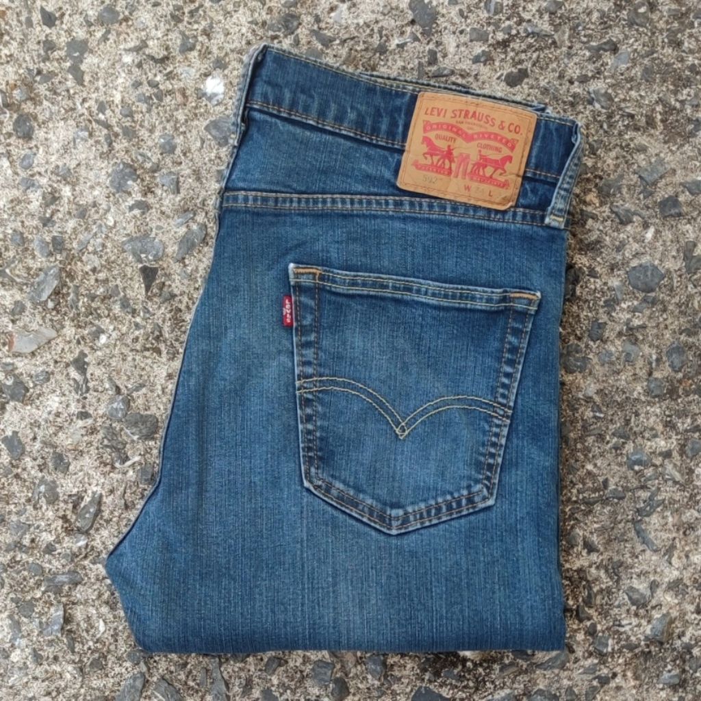J65/34 กางเกงยีนส์มือสอง 502 เอววัดจริง 34.5" ยาวทั้งตัว 41" ปลายขา 6.6" ผลิต Mexico ผ้ายืด