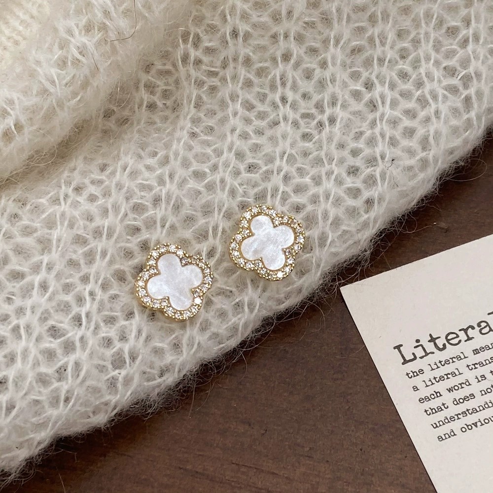 ต่างหูรูปดอกไม้สี่แฉกสีสันสดใสสำหรับผู้หญิง สไตล์ใหม่ หรูหราเบาๆ ต่างหูไม่ซ้ำใคร ชุบทองแท้ ไม่ก่อให้เกิดอาการแพ้ ต่างหูไ - รูปที่ 3