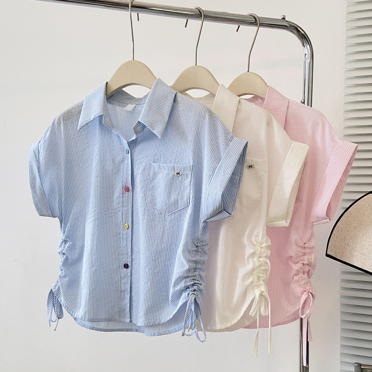 🌻Grace🌻 เสื้อเชิ้ตแขนสั้นลายทางผู้หญิง เสื้อเชิ้ตหลวมสบายๆ ฤดูร้อน แฟชั่น เสื้อผ้าผู้หญิง มีเชือกผูกทั้งสองด้าน 99177