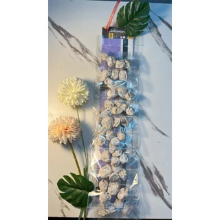 ขนมแผงบ๊วยเค็ม กินอร่อย เค็มนิดๆ เปรี้ยวหน่อยๆ แผงละ 10 ห่อ 38 บาท