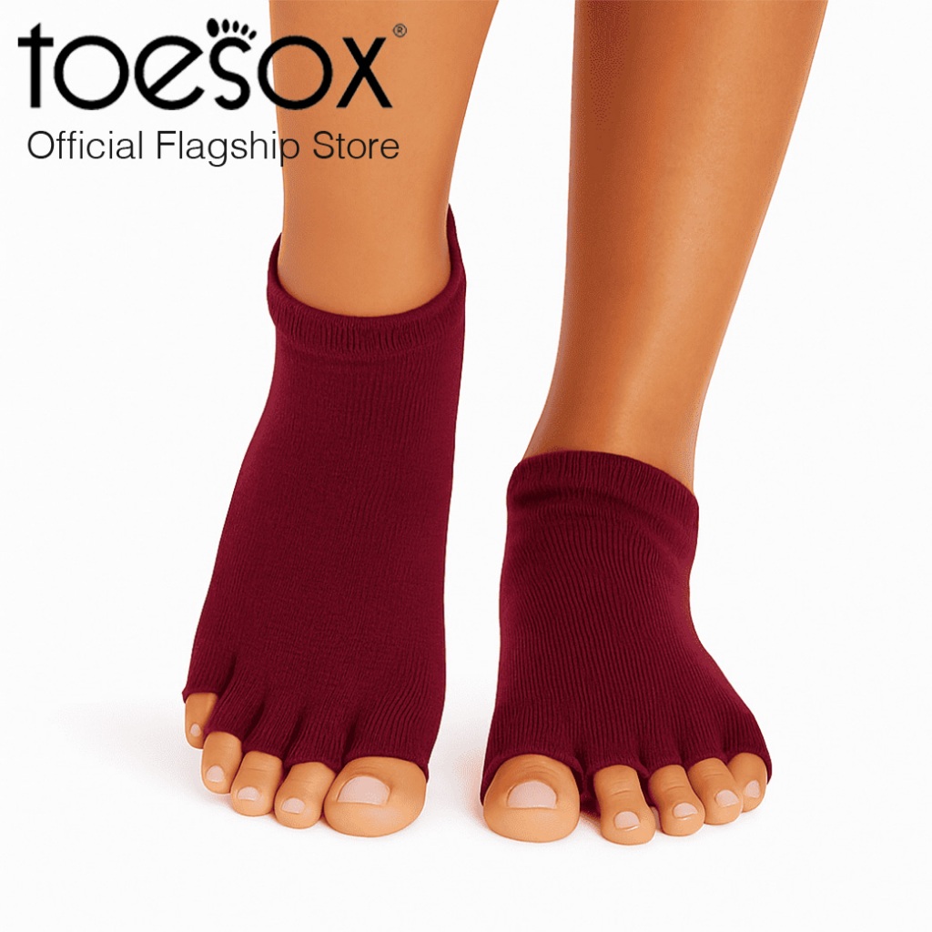 [NEW CORE 2025] Toesox Grip Half Toe Low Rise merlot ถุงเท้ากันลื่นแยกนิ้ว เปิดนิ้วเท้า