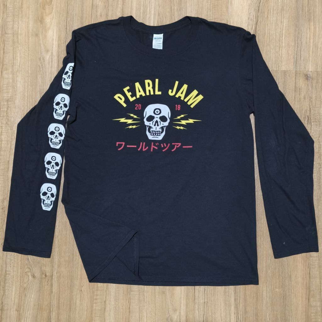 เสื้อทัวร์วง PEARL JAM official longsleeve 2018 tour shirt SKULLS lightning bolt size 21x30