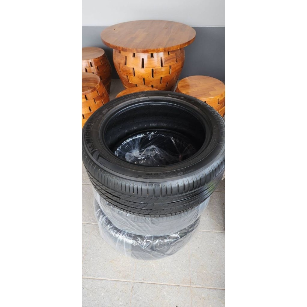 ยางรถยนต์ MICHELIN 225/50 R17 ดอกยางยังเหลือเยอะ