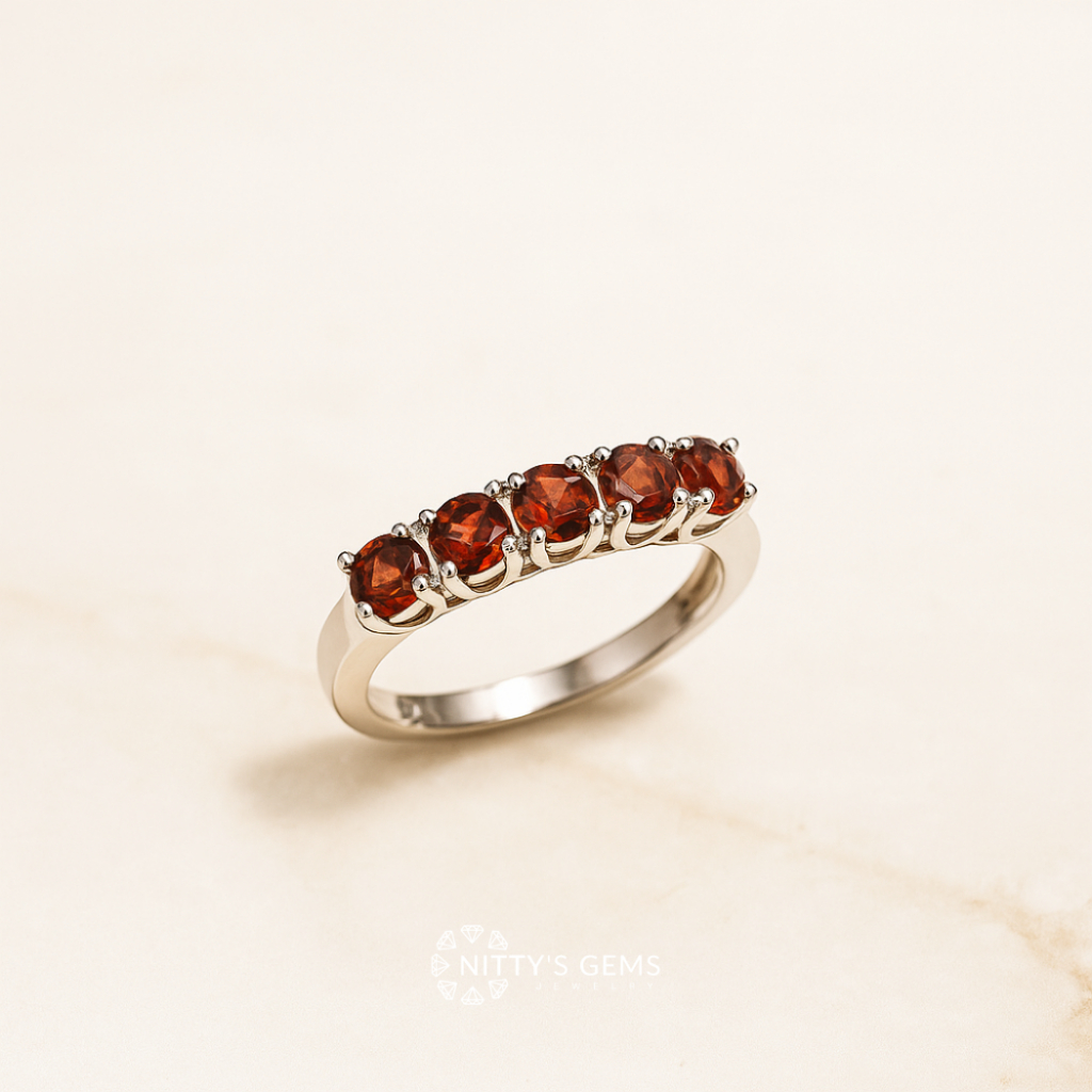 Nitty's Gems | แหวนเงิน925 พลอยโกเมน ชุบทองคำขาว 18K