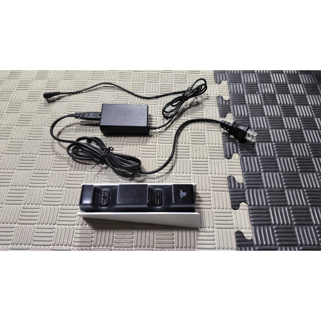 DualSense Wireless Charging Station Playstation 5 มือสอง