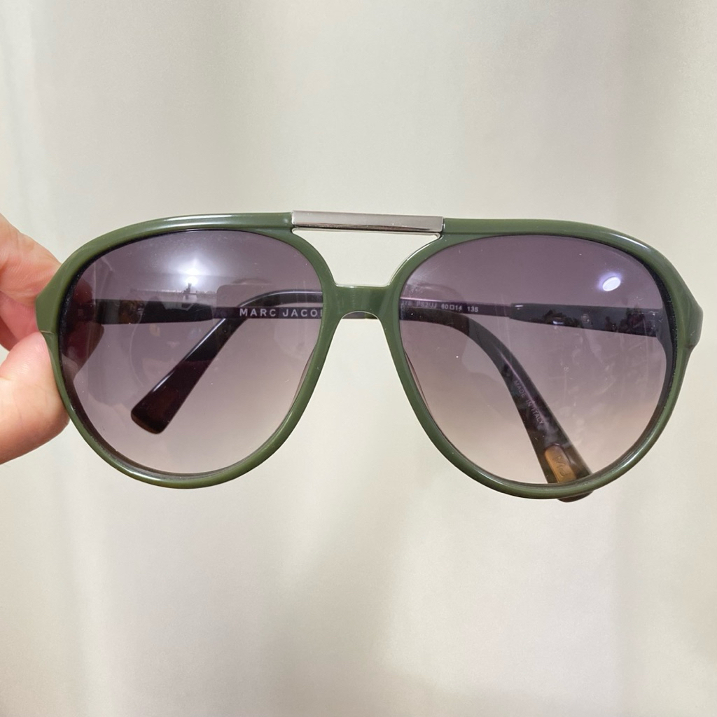 แว่นกันแดด  - มือ2 งานตู้ญี่ปุ่น -เลนส์UV - ราคา 1,570 บาท