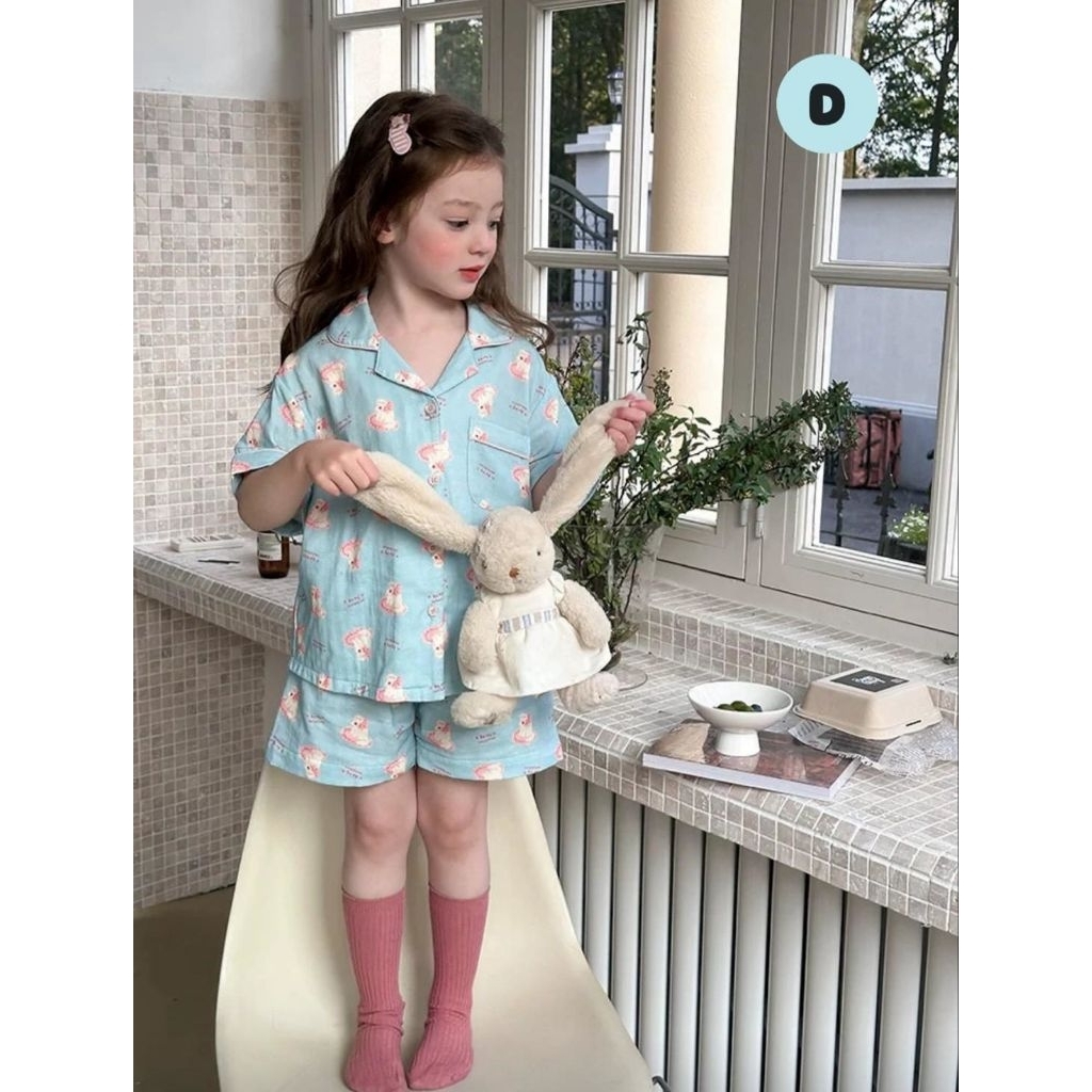 ชุดนอนลูกสาว ลายใหม่ น่ารักน่าเก็บทุกลาย แบบสส จะมีกระเป๋าหน้าอก นะคะ