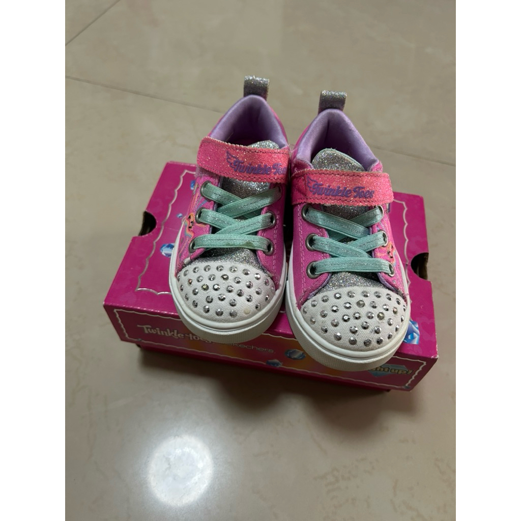 รองเท้ามือสองของSkechers