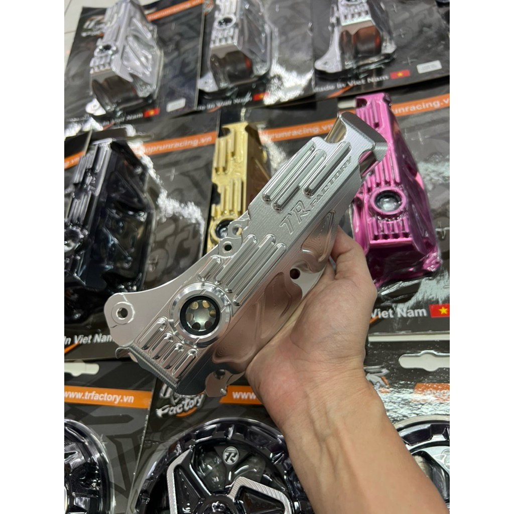 อ่างน้ำมันเครื่อง TR Factory สำหรับ Vespa GTS300 / GTV300 อลูมิเนียม CNC เวสป้า