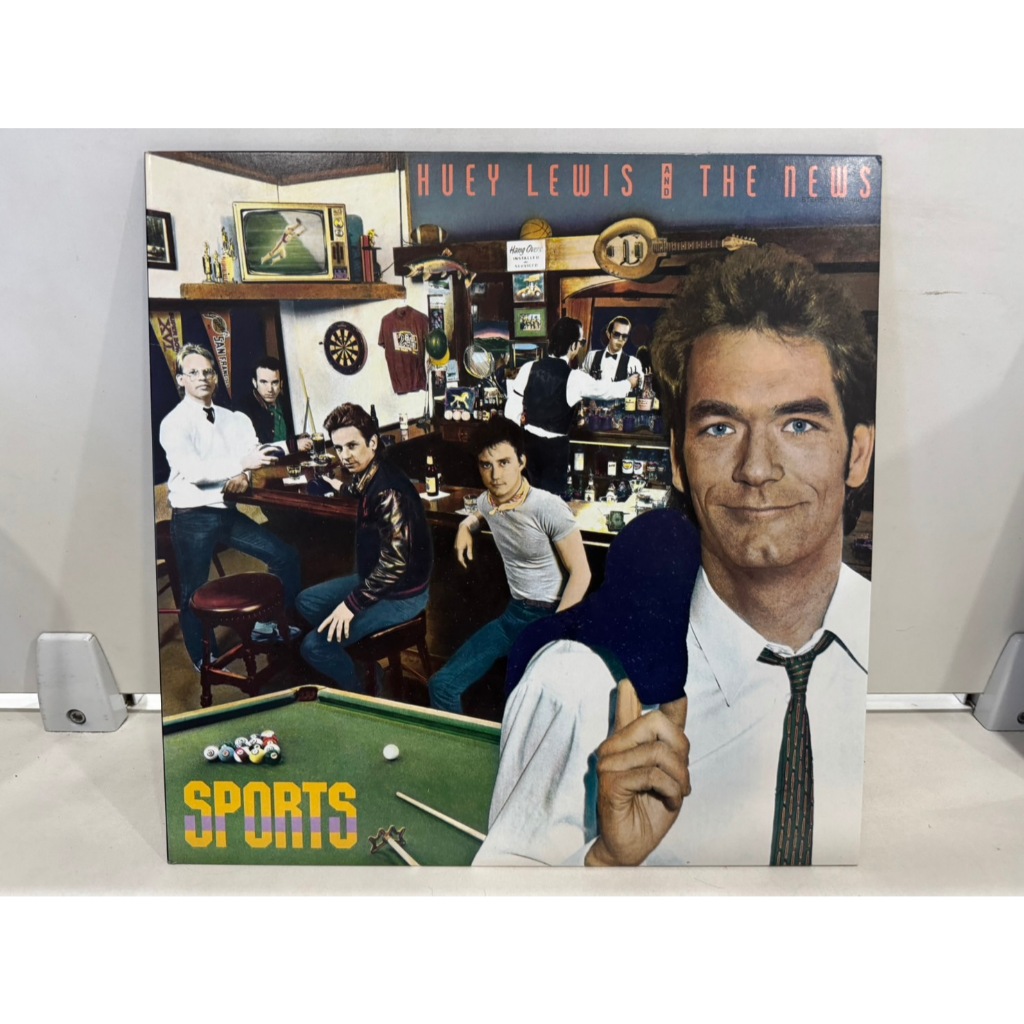 1LP Vinyl Records แผ่นเสียงไวนิล   HUEY LEWIS THE NEWS    (E1C61)